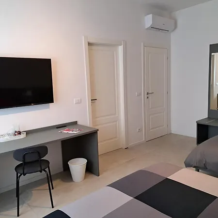 Bolognamania Rooms-saffi Penzion *